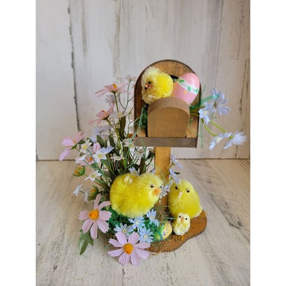 Unique decorative miniature mailbox chick Easter spring egg home decor flower - Picture 1 of 12